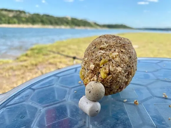 a ball of pack bait and a hair rig with boilies for buffalo fish