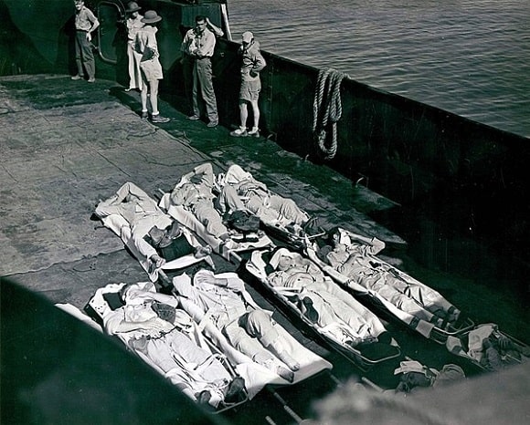 survivors of the USS Indianapolis being rescued